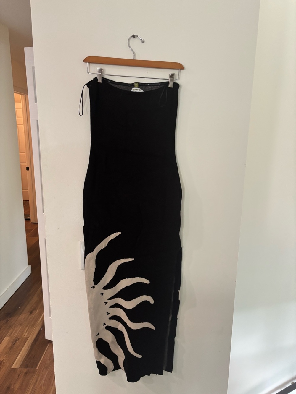 Celadine Strapless Black & White Mesa Sunburst Bodycon Dress size medium - Picture 4 of 5